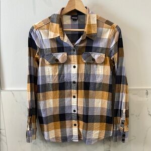 Patagonia Women’s XS Organic Cotton Plaid Button-Down Shirt